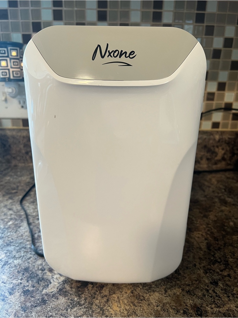 NXONE Mini Fridge,8 Can/6 Liter Small Refrigerator EUC